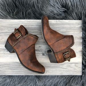 American rag brown booties